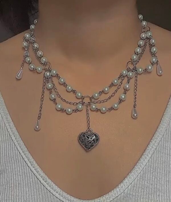 Screenshot Pearly White Necklace